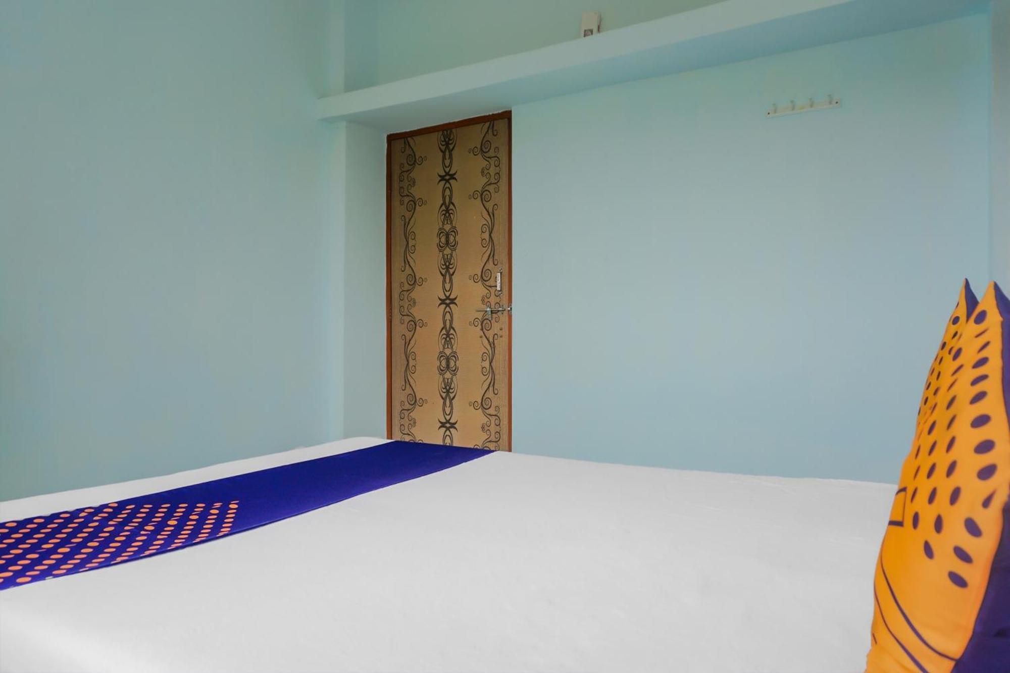 Spot On 79676 Hote Kinara Lodging And Restaurant Daund Exterior photo