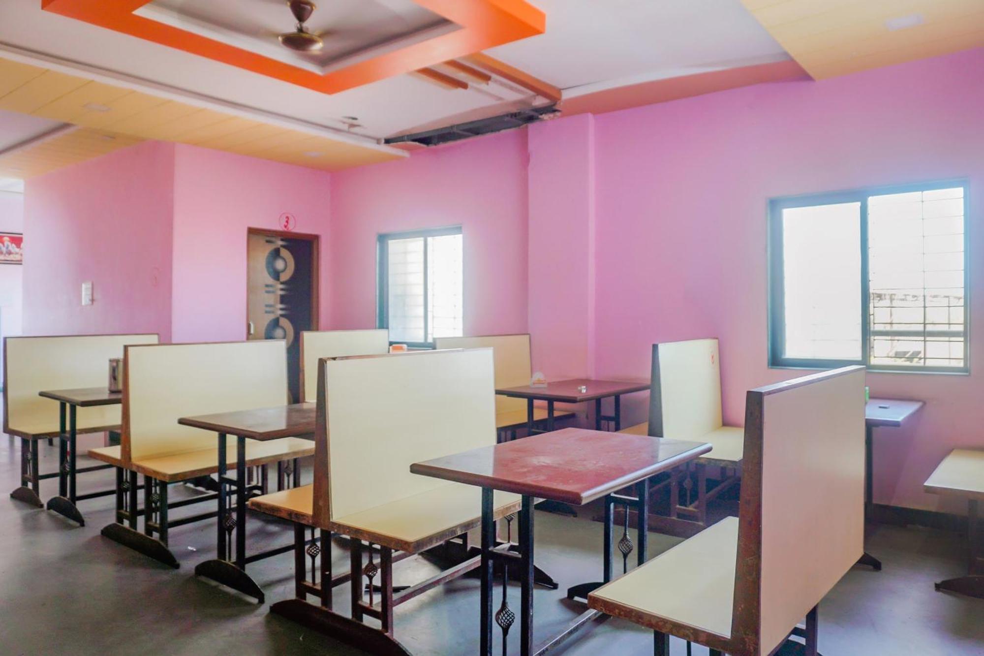 Spot On 79676 Hote Kinara Lodging And Restaurant Daund Exterior photo